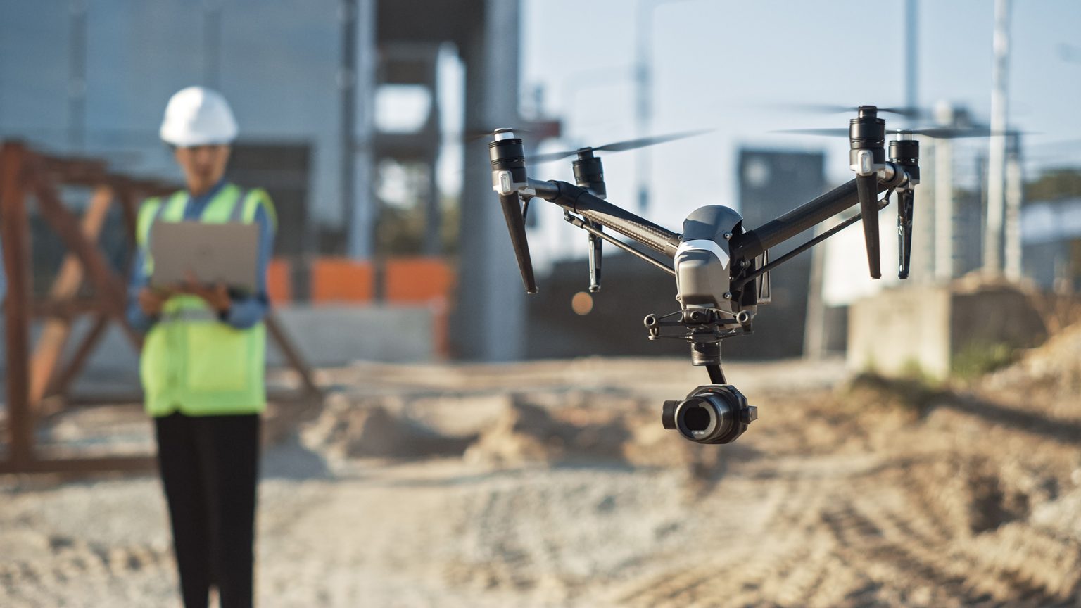 how-are-drones-being-used-in-the-security-industry-pilot-institute