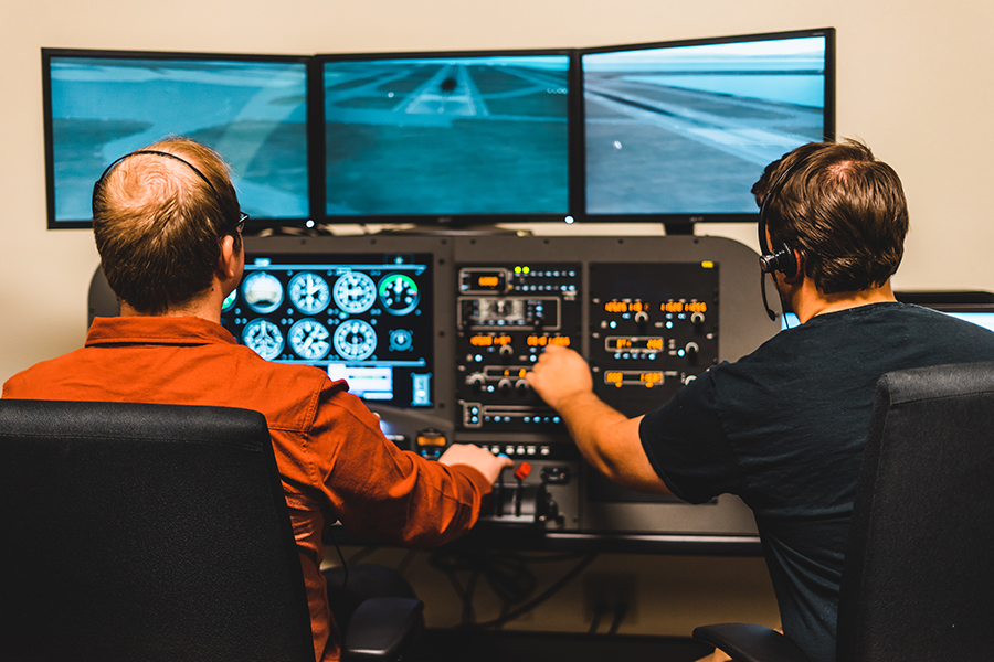 How to Use a Home Flight Simulator during Flight Training
