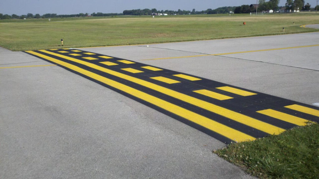Runway holding point marking on the taxiway