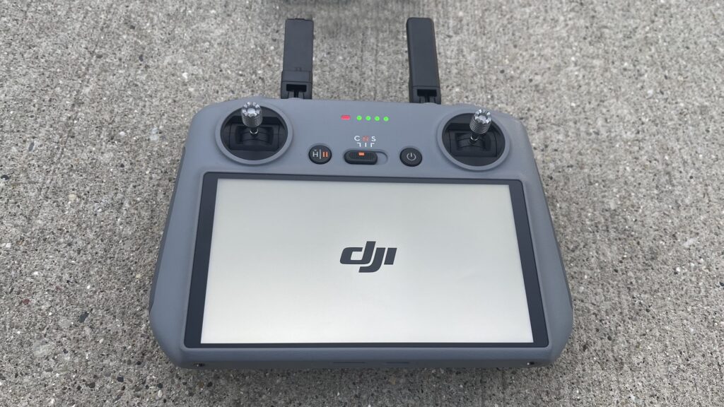 DJI Mini 4 Pro Folding Drone with RC 2 Remote (With Screen) Fly More Combo  Plus, 4K HDR, Under 249g, Omnidirectional Sensing, 3 Plus Batteries Bundle